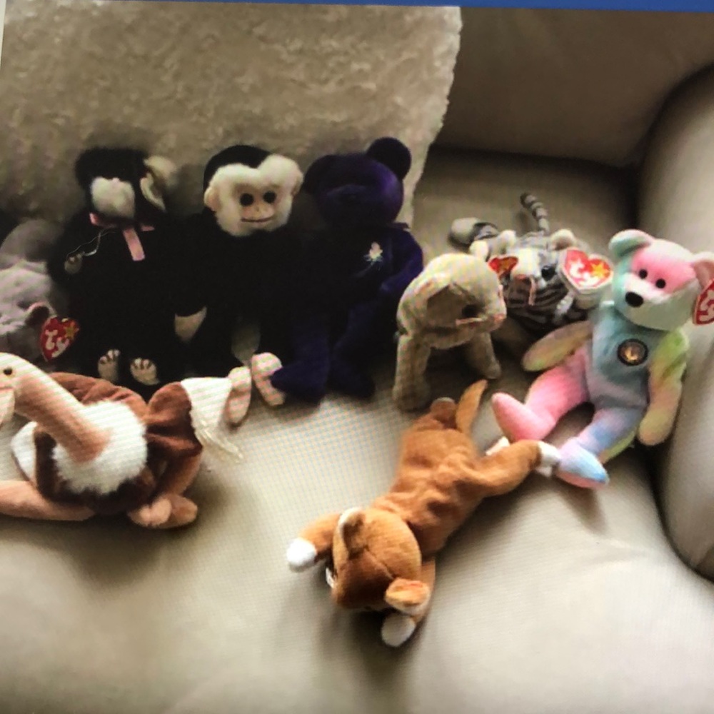 A lot of beanie babies